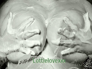 Lottielovexxx